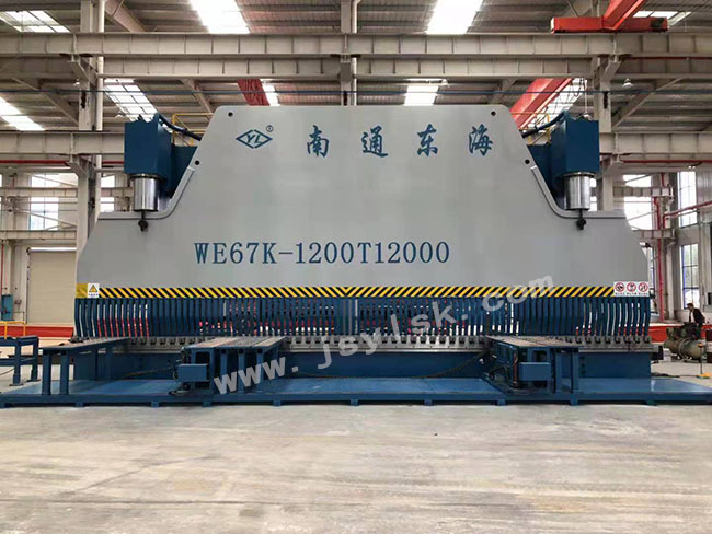 WE67K-4000/14000大型數(shù)控折彎?rùn)C(jī)